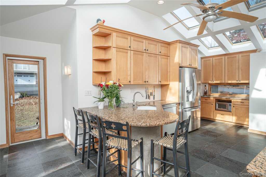 209 Foss Drive, Nyack, NY 10960 - Photo 3 of 15