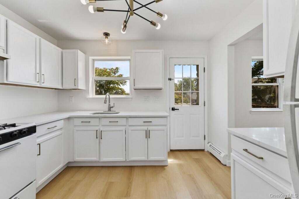 180 Depew Avenue, Nyack, NY 10960 - Photo 13 of 34