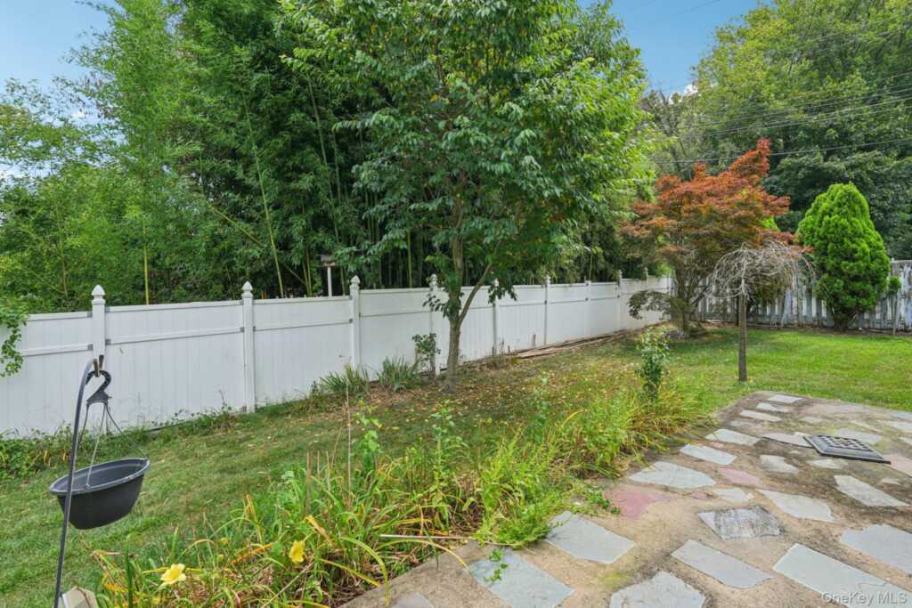 152 Lake Road, Valley Cottage, NY 10989 - Photo 27 of 30