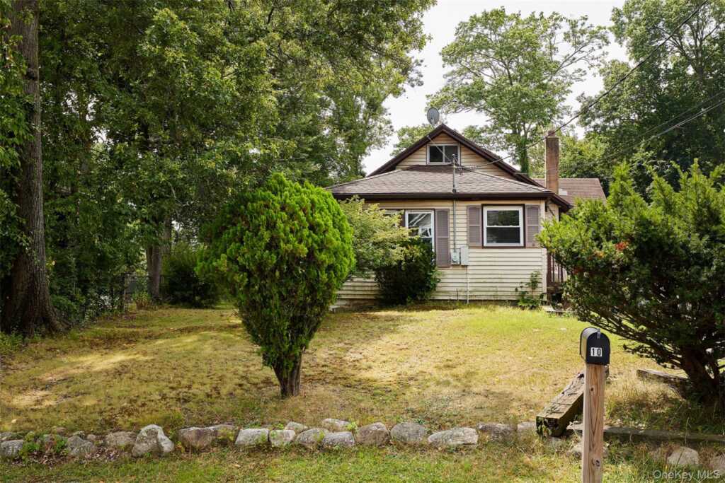 10 Birchwood Avenue, Nanuet, NY 10954 - Photo 3 of 6