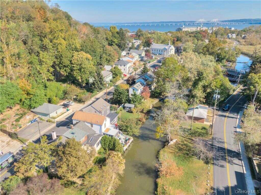 351 Piermont Avenue, Piermont, NY 10968 - Photo 4 of 39