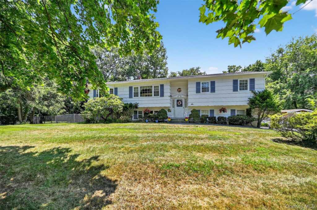 6 Danlyn Court, New City, NY 10956 - Photo 2 of 50