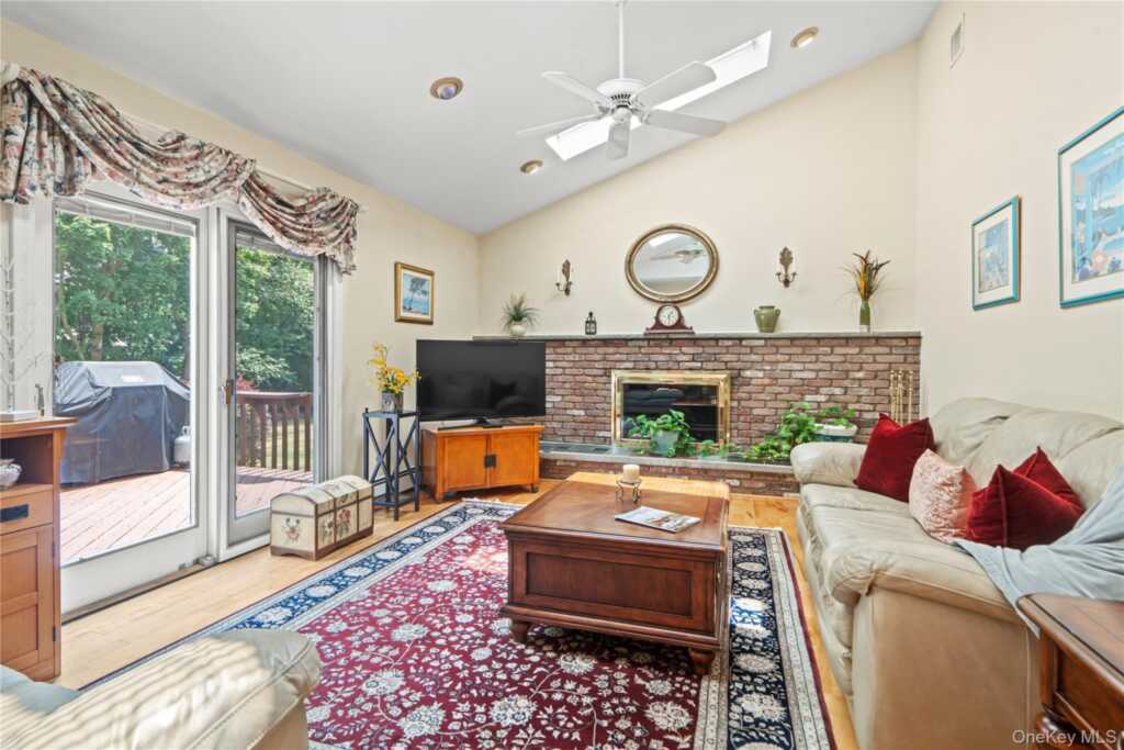 8 Ungava Drive, New City, NY 10956 - Photo 11 of 33