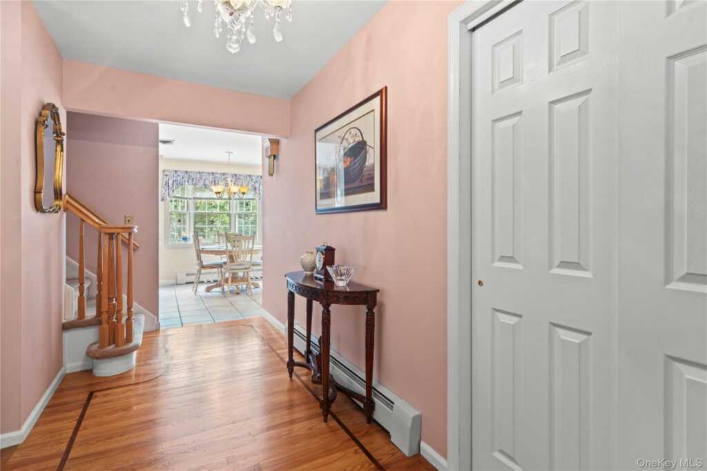8 Ungava Drive, New City, NY 10956 - Photo 5 of 33