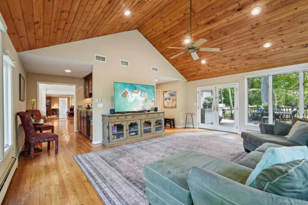 11 Old Phillips Hill Road, New City, NY 10956 - Photo 13 of 44