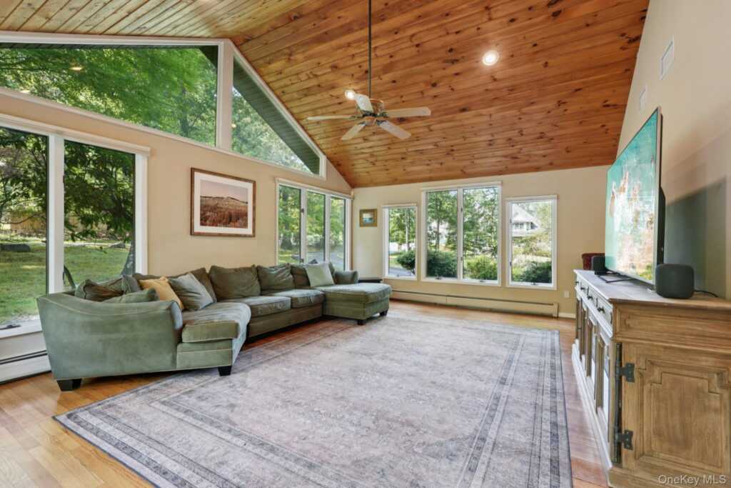11 Old Phillips Hill Road, New City, NY 10956 - Photo 14 of 44