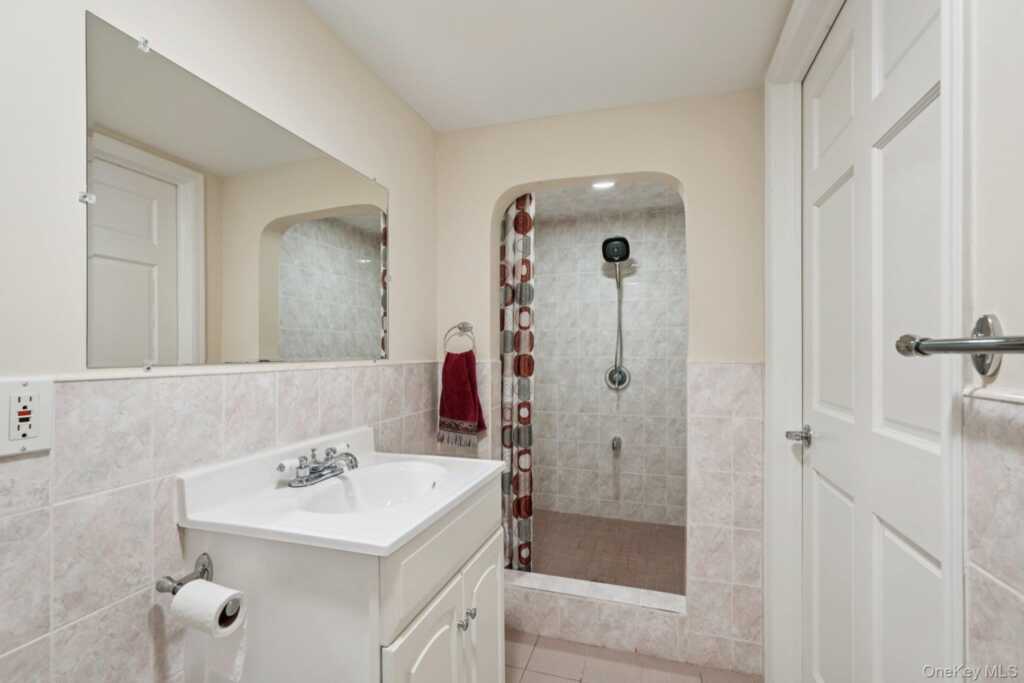 11 Old Phillips Hill Road, New City, NY 10956 - Photo 33 of 44
