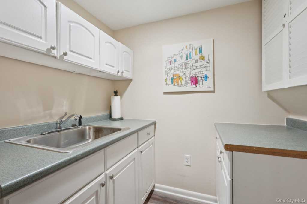 11 Old Phillips Hill Road, New City, NY 10956 - Photo 34 of 44