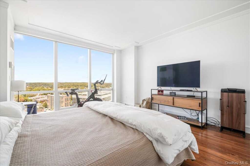 5 Renaissance Square, Unit #26B, White Plains, NY 10601 - Photo 12 of 28