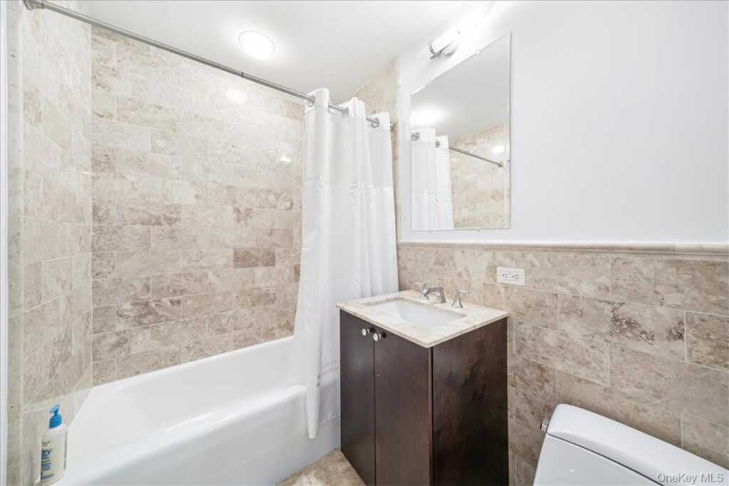 5 Renaissance Square, Unit #26B, White Plains, NY 10601 - Photo 17 of 28