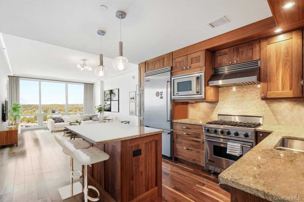5 Renaissance Square, Unit #26B, White Plains, NY 10601 - Photo 2 of 28