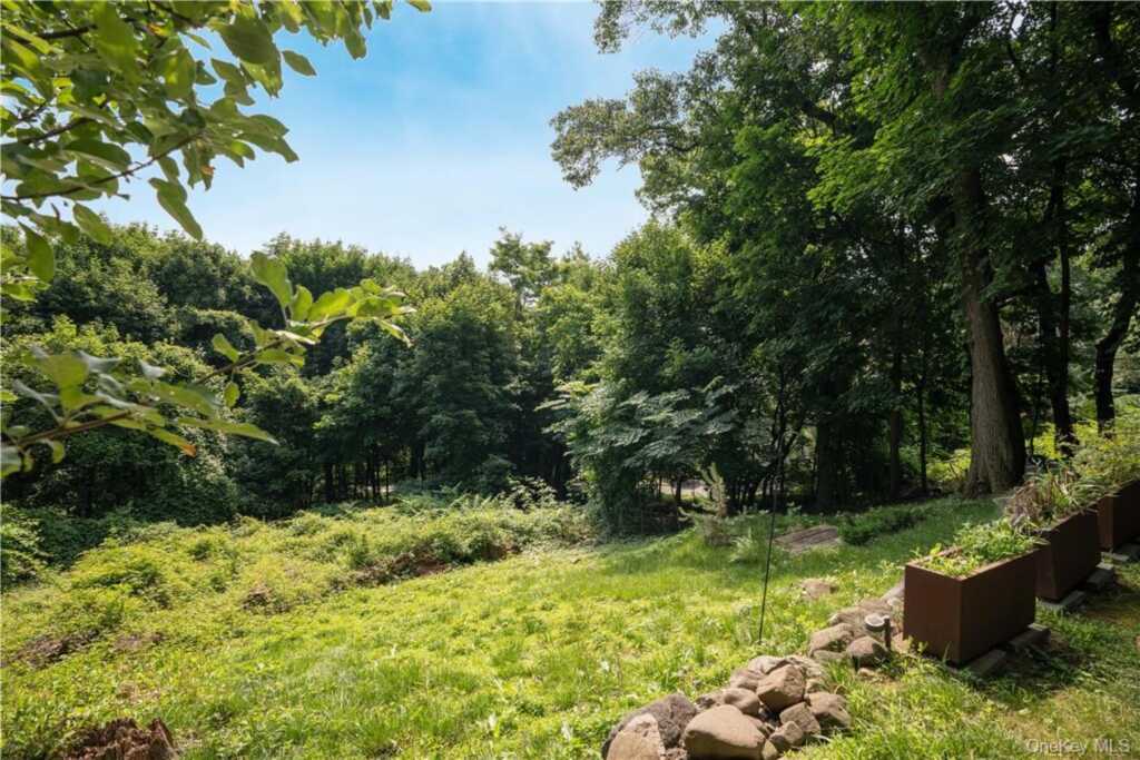 185 Tweed Boulevard, Nyack, NY 10960 - Photo 25 of 33