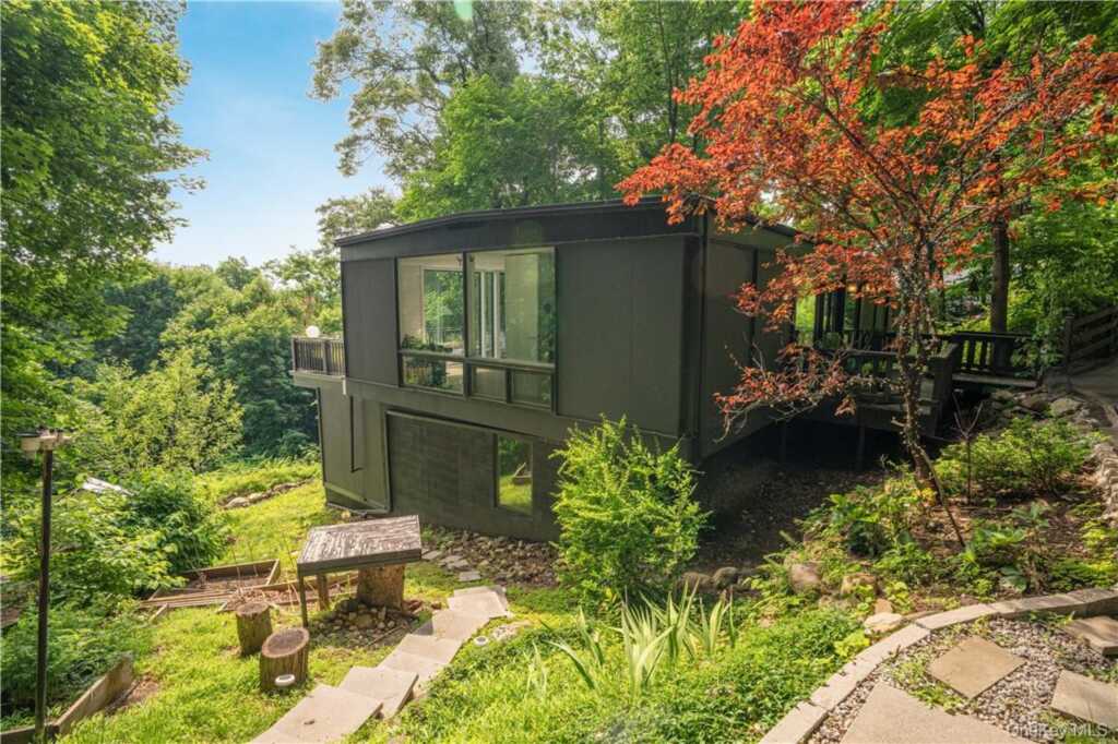 185 Tweed Boulevard, Nyack, NY 10960 - Photo 28 of 33