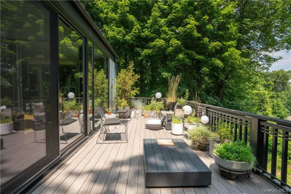 185 Tweed Boulevard, Nyack, NY 10960 - Photo 9 of 33