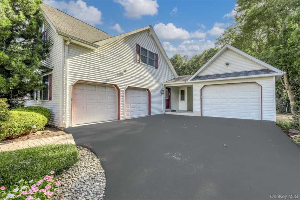6 Sycamore, Suffern, NY 10901 - Photo 3 of 31