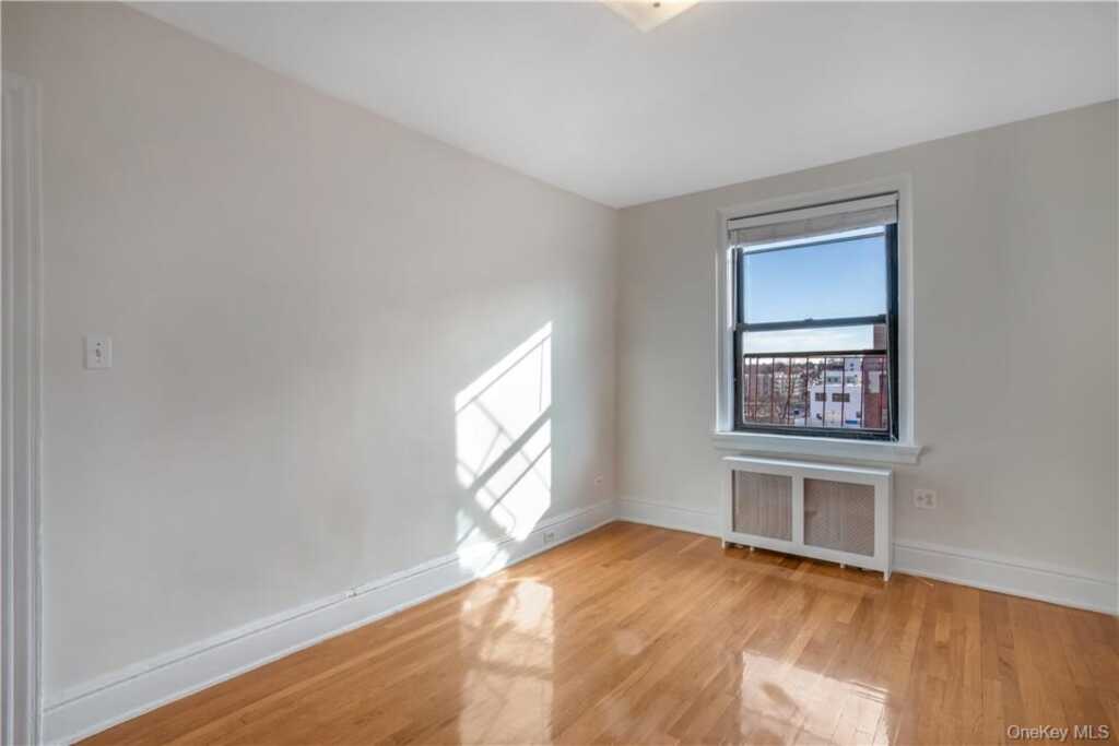 250 Martine Avenue, Unit #6E, White Plains, NY 10601 - Photo 14 of 20