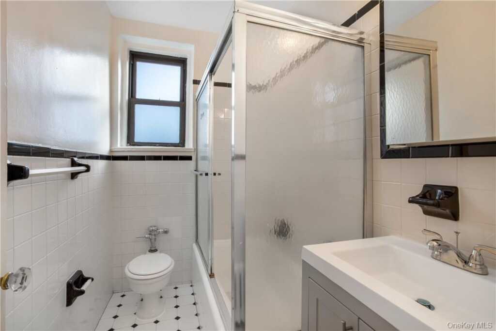 250 Martine Avenue, Unit #6E, White Plains, NY 10601 - Photo 16 of 20