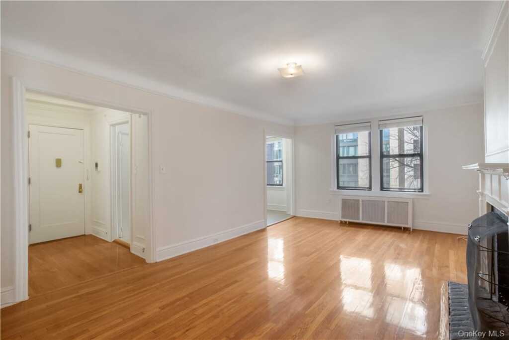 250 Martine Avenue, Unit #6E, White Plains, NY 10601 - Photo 2 of 20