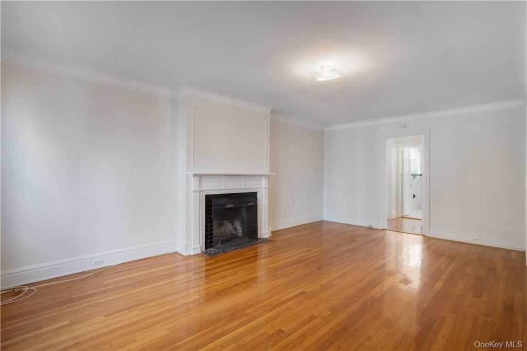 250 Martine Avenue, Unit #6E, White Plains, NY 10601 - Photo 4 of 20