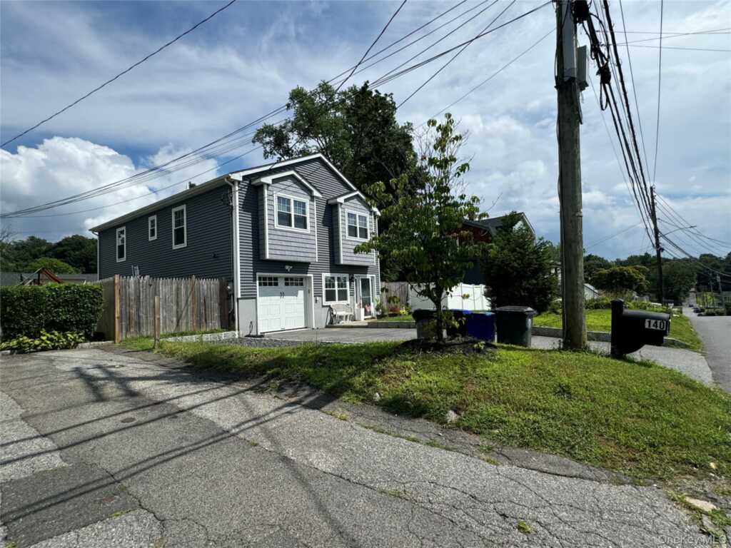 140 Winthrop Avenue, White Plains, NY 10523 - Photo 2 of 20