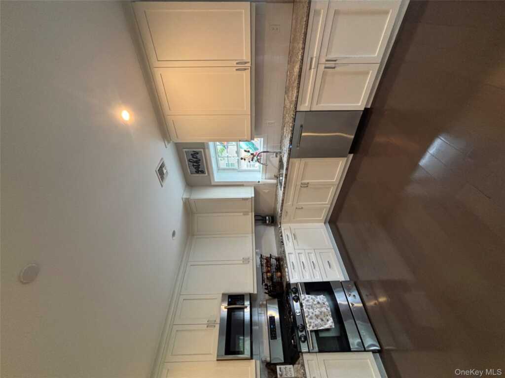 140 Winthrop Avenue, White Plains, NY 10523 - Photo 9 of 20