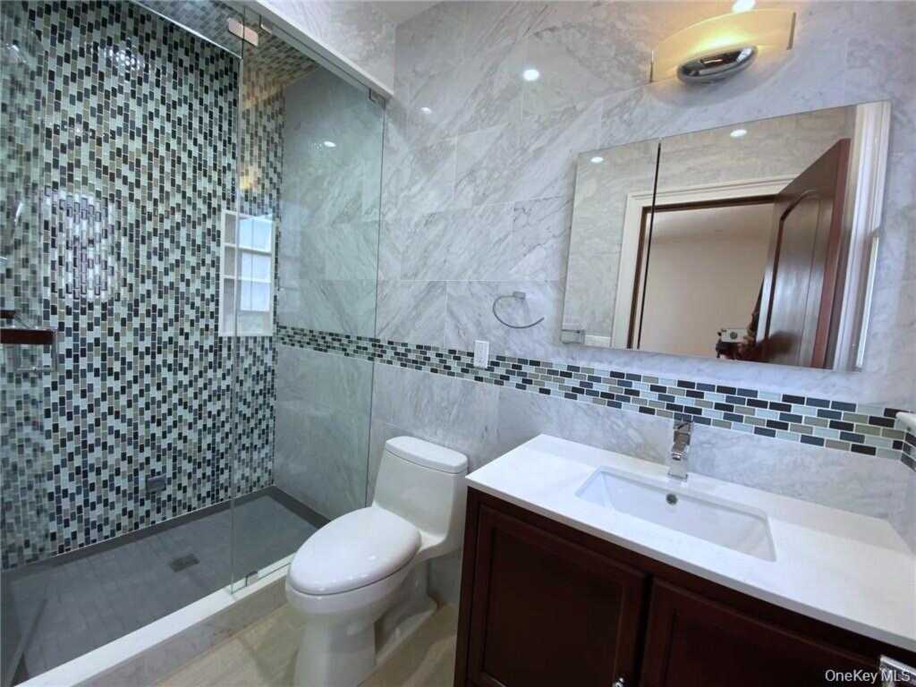 49 Greenridge Avenue, White Plains, NY 10605 - Photo 14 of 29