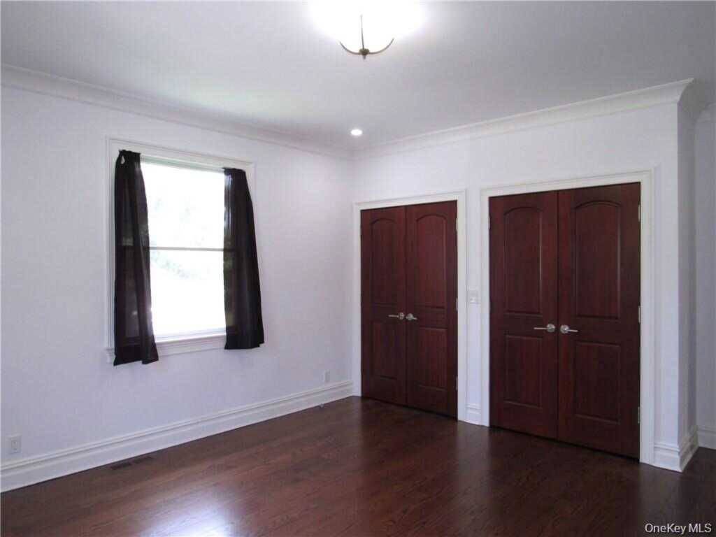 49 Greenridge Avenue, White Plains, NY 10605 - Photo 17 of 29