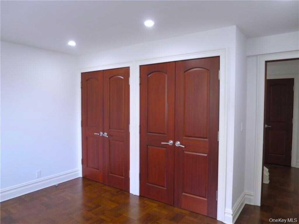 49 Greenridge Avenue, White Plains, NY 10605 - Photo 21 of 29