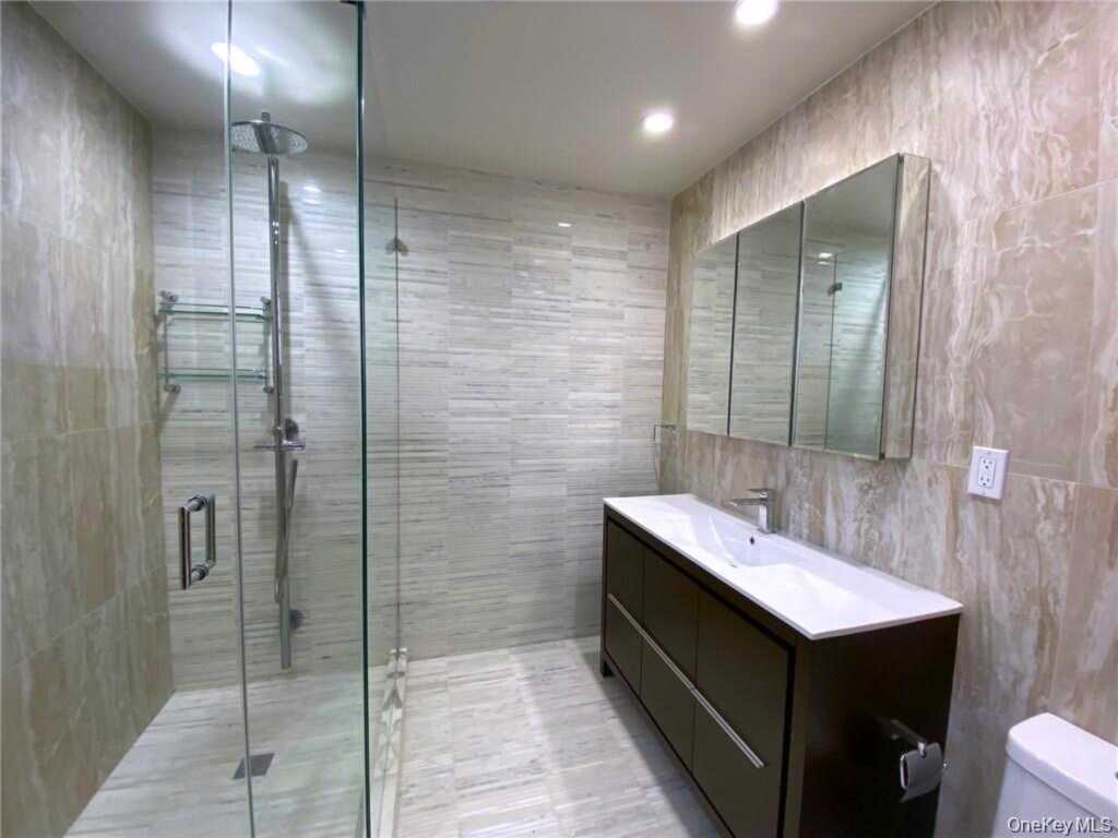 49 Greenridge Avenue, White Plains, NY 10605 - Photo 24 of 29