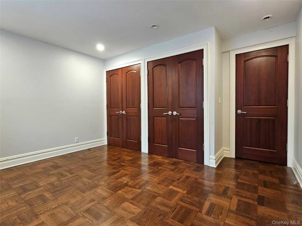 49 Greenridge Avenue, White Plains, NY 10605 - Photo 34 of 42