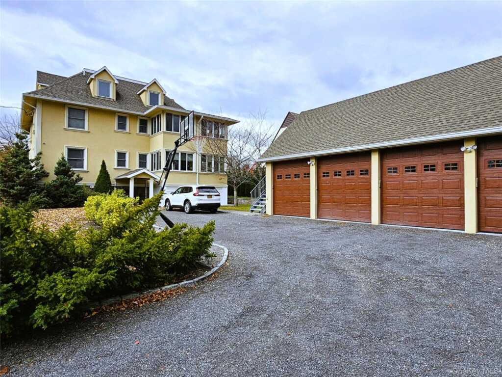 49 Greenridge Avenue, White Plains, NY 10605 - Photo 42 of 42