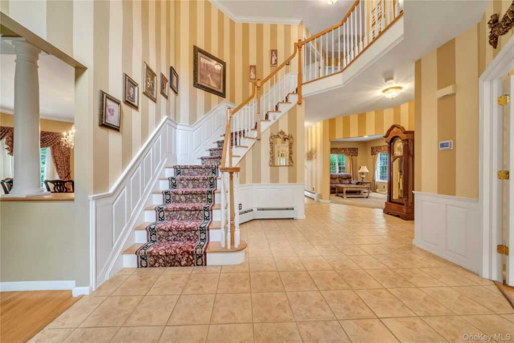 36 Oxford Drive, Suffern, NY 10901 - Photo 4 of 42