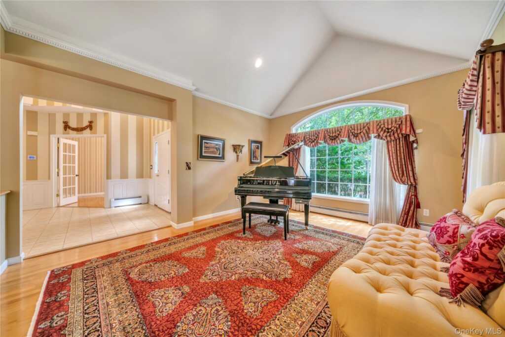 36 Oxford Drive, Suffern, NY 10901 - Photo 7 of 42