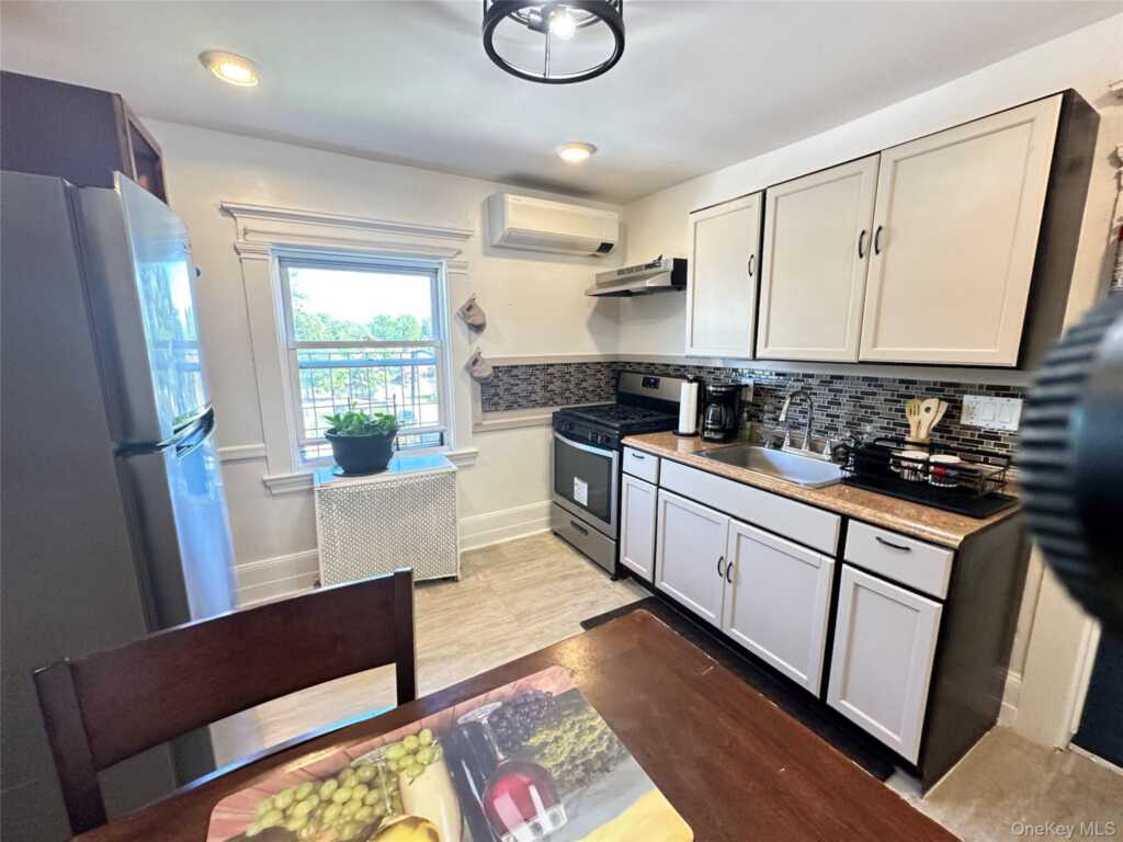 40 Crosby Place, Unit #3, New Rochelle, NY 10801 - Photo 3 of 16