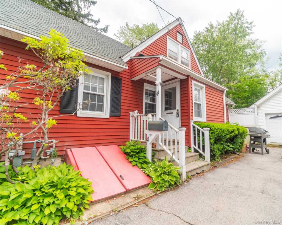 4 Orchard Drive, Rye, NY 10580 - Photo 3 of 17