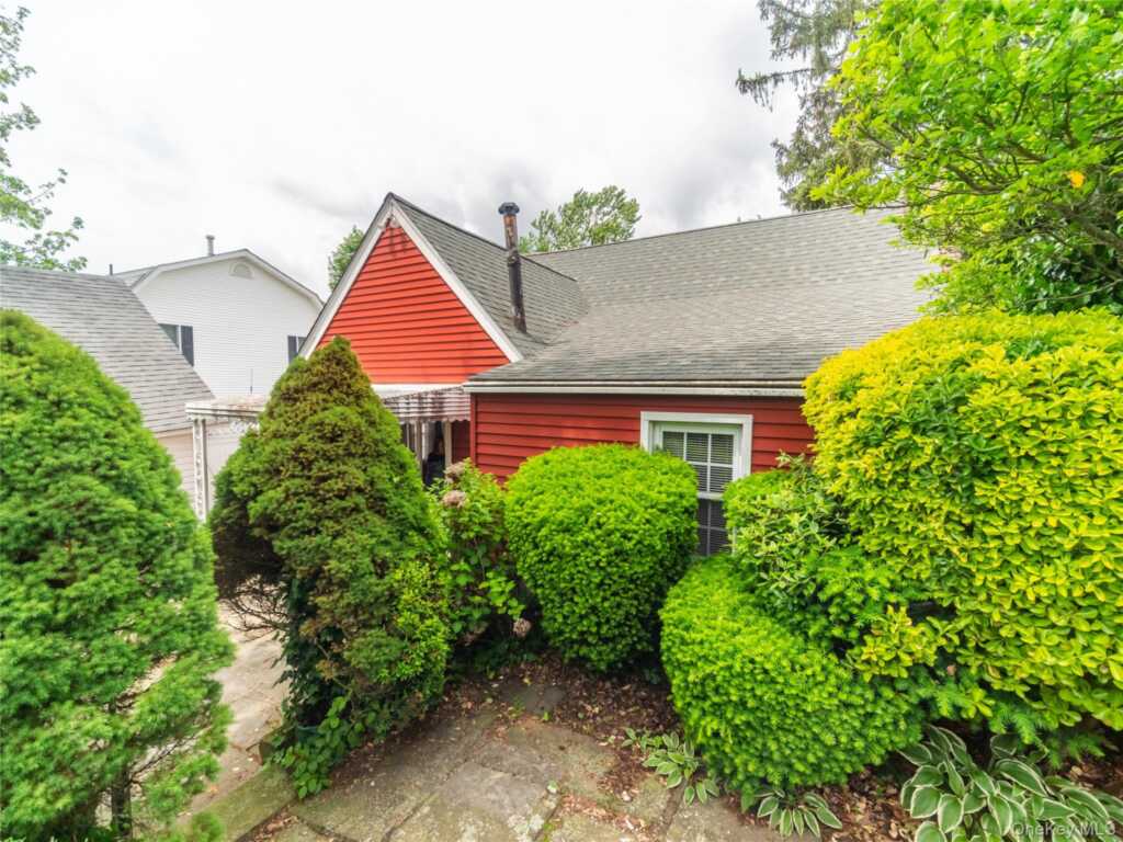 4 Orchard Drive, Rye, NY 10580 - Photo 6 of 17