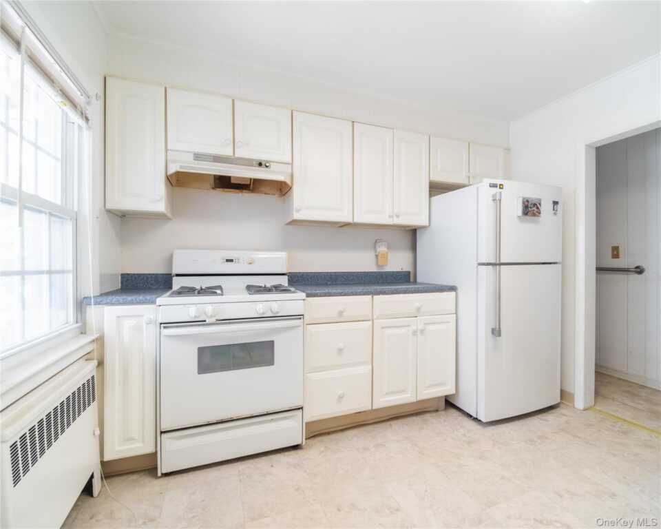 4 Orchard Drive, Rye, NY 10580 - Photo 8 of 17