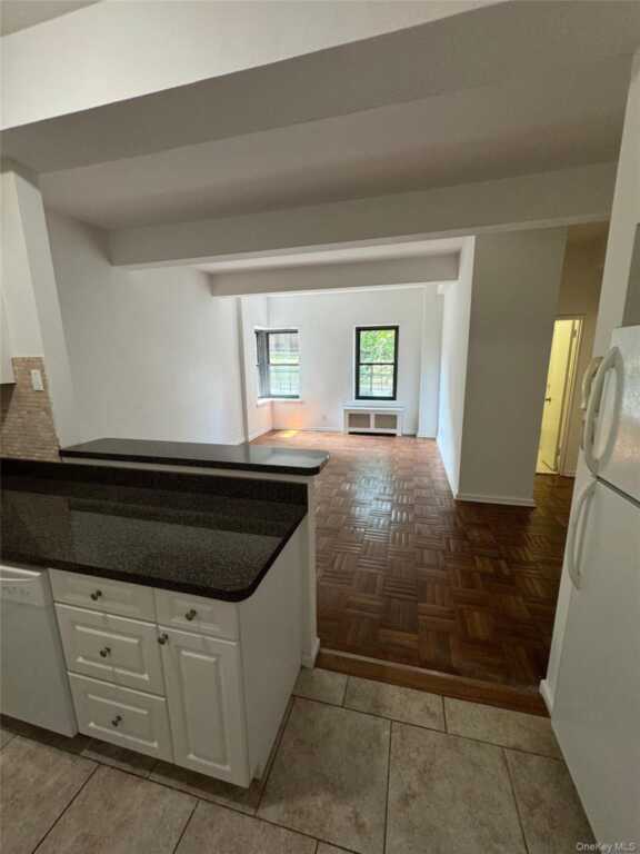 59 Old Mamaroneck Road, Unit #0D, White Plains, NY 10605 - Photo 5 of 10