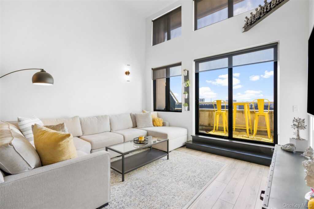 25 Leroy Place, Unit #PH08, New Rochelle, NY 10805 - Photo 15 of 28