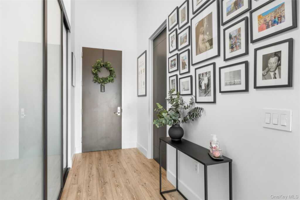 25 Leroy Place, Unit #PH08, New Rochelle, NY 10805 - Photo 20 of 28