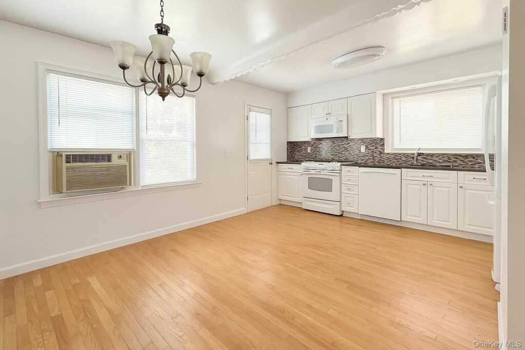 138 Colonial Place, Unit #1, New Rochelle, NY 10801 - Photo 8 of 22