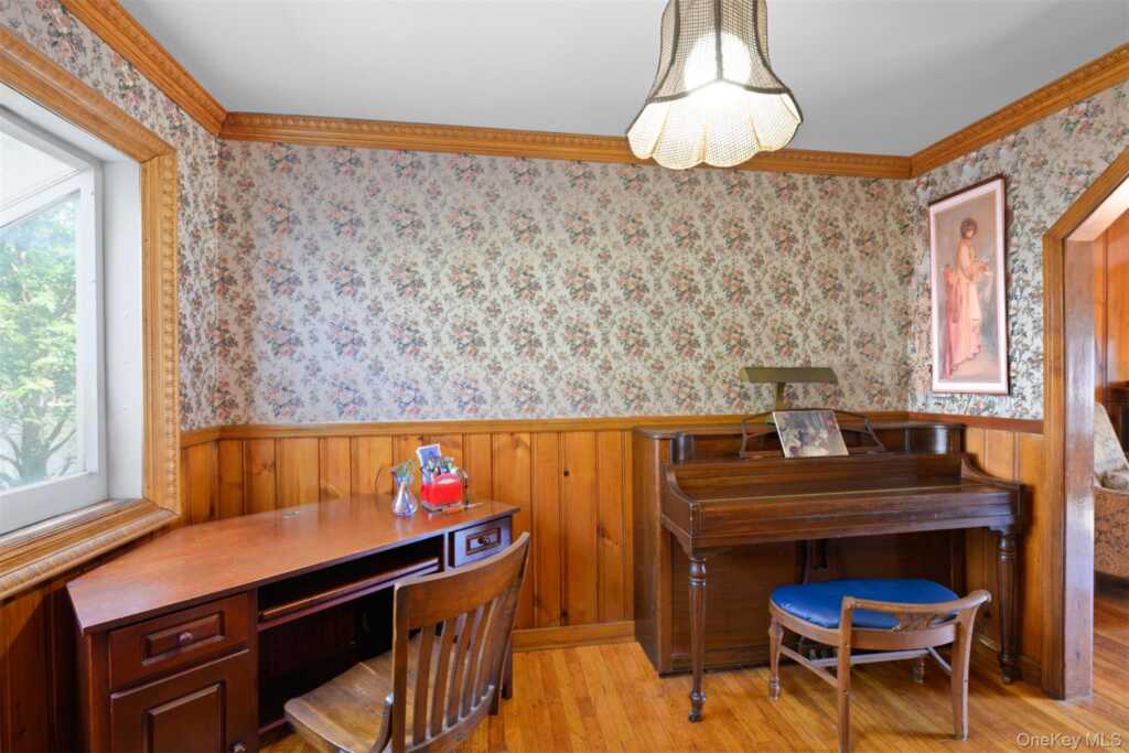 217 Washington Avenue, Pearl River, NY 10965 - Photo 12 of 50