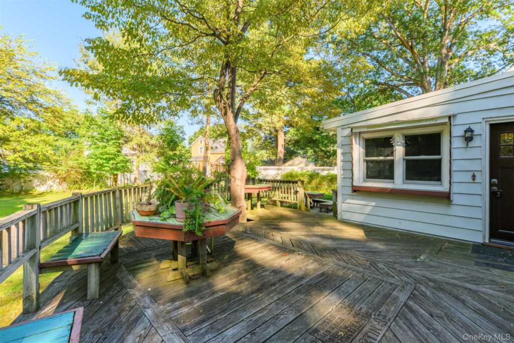 217 Washington Avenue, Pearl River, NY 10965 - Photo 23 of 50