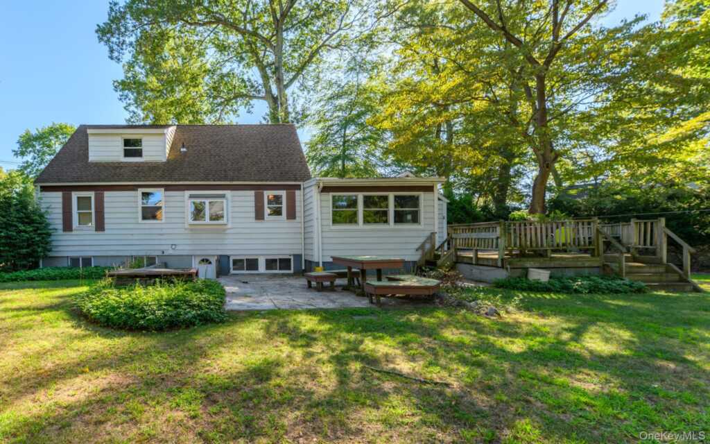 217 Washington Avenue, Pearl River, NY 10965 - Photo 26 of 50