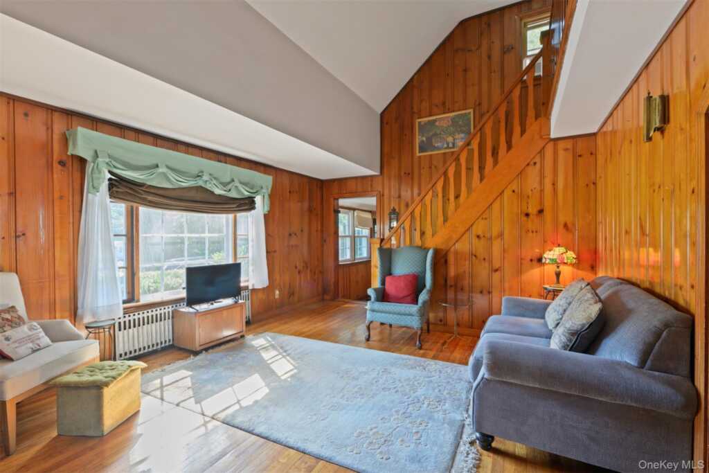 217 Washington Avenue, Pearl River, NY 10965 - Photo 3 of 50