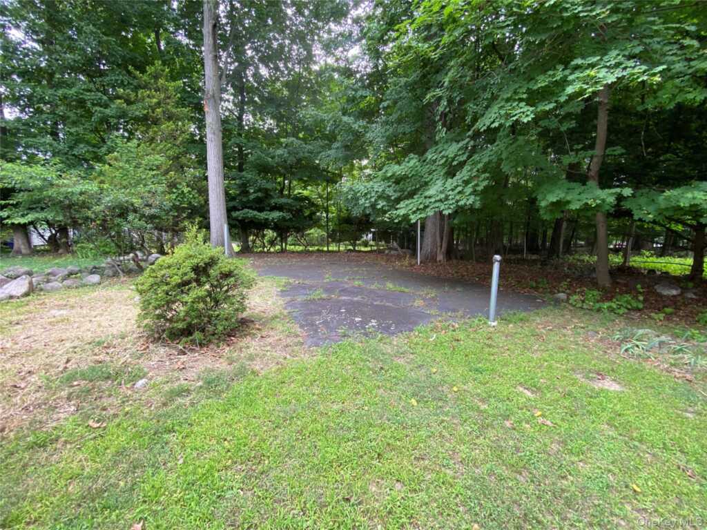217 Washington Avenue, Pearl River, NY 10965 - Photo 38 of 50