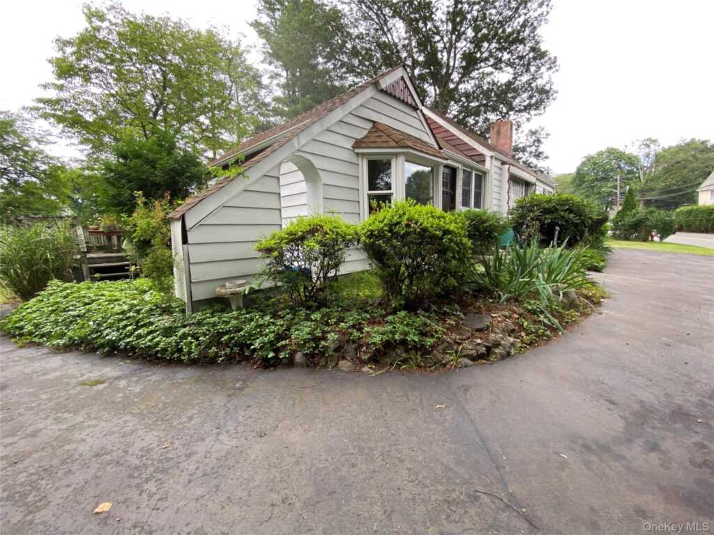 217 Washington Avenue, Pearl River, NY 10965 - Photo 46 of 50