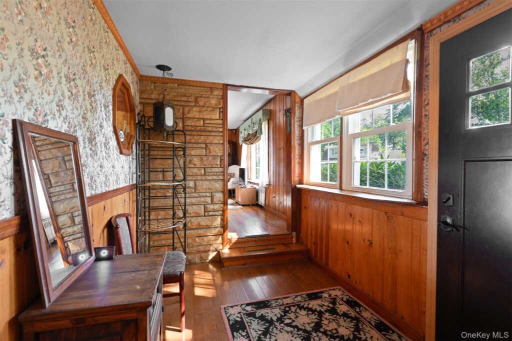 217 Washington Avenue, Pearl River, NY 10965 - Photo 5 of 50