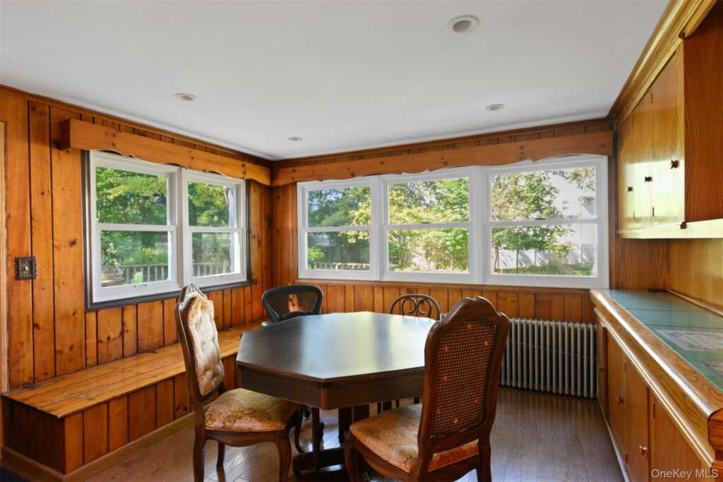 217 Washington Avenue, Pearl River, NY 10965 - Photo 9 of 50