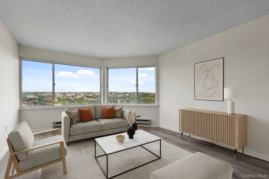 10 Stewart Place, Unit #8 CE, White Plains, NY 10603 - Photo 3 of 11